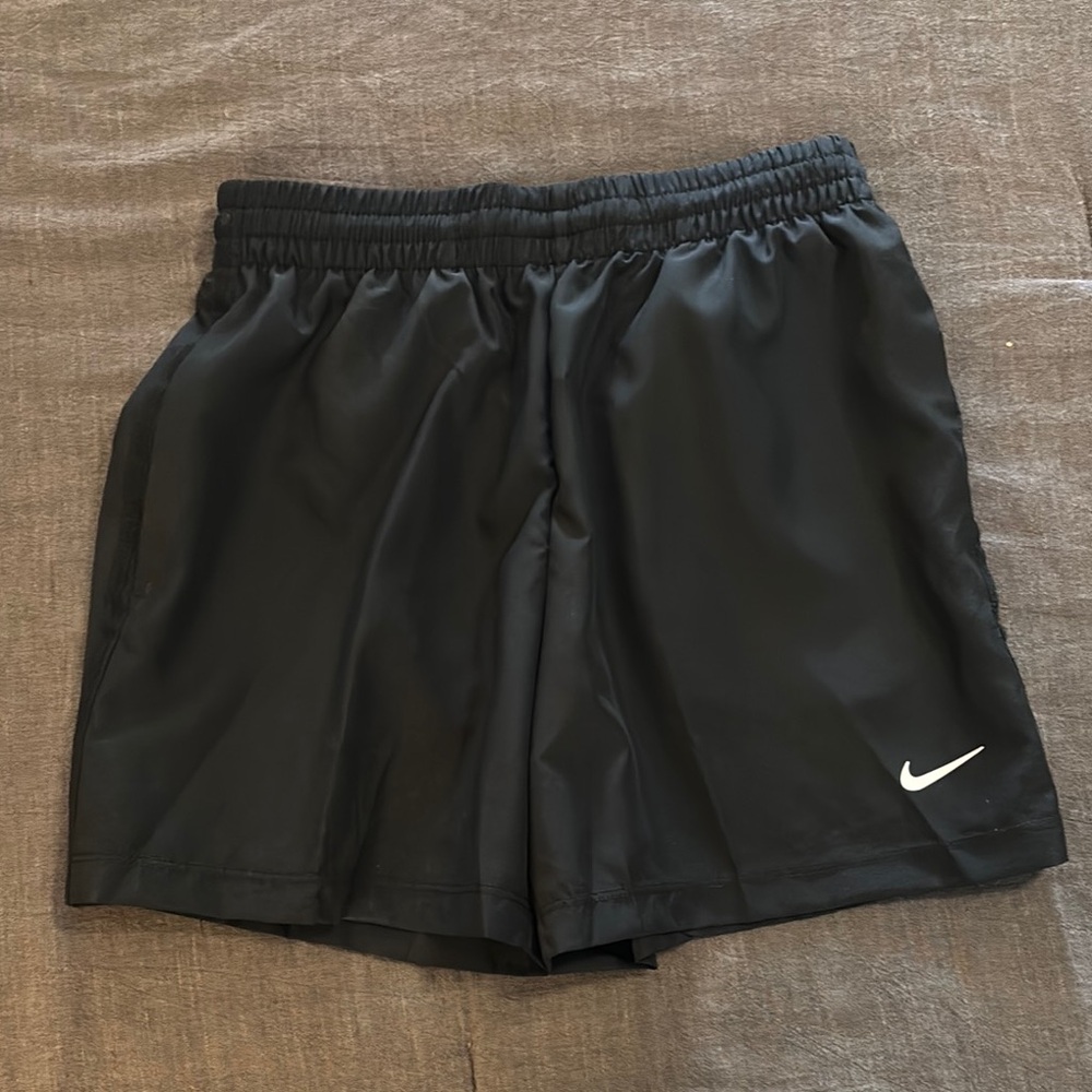 Nike Black Athletic Shorts NWOT medium 344